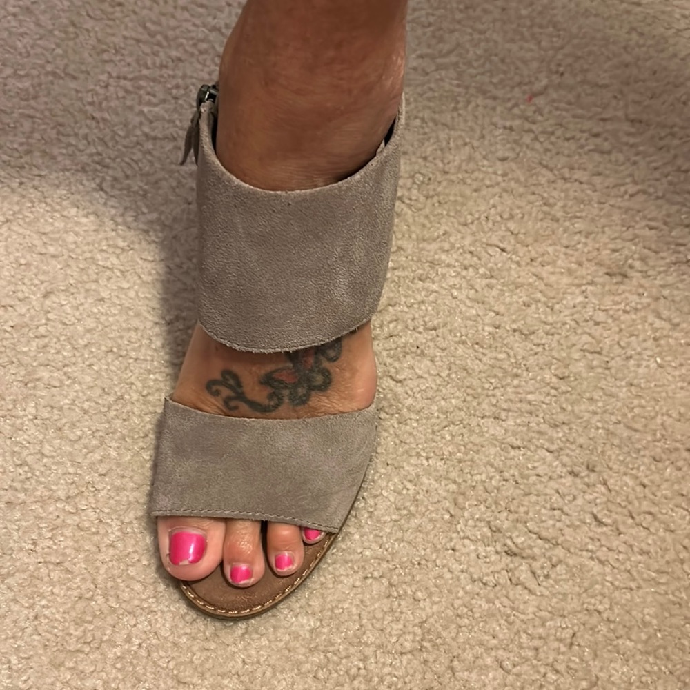 Taupe open toe sandal
